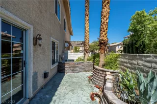 Photo #4: 2435499 Listing 