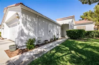 Photo #1: 2435510 Listing