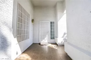 Photo #3: 2435510 Listing