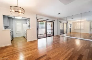 Photo #2: 2435520 Listing