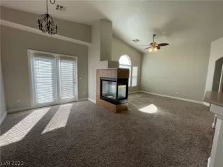 Photo #5: 2435535 Listing 