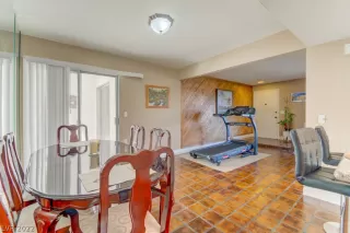 Photo #6: 2435578 Listing