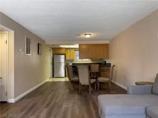 Photo #4: 2435604 Listing 