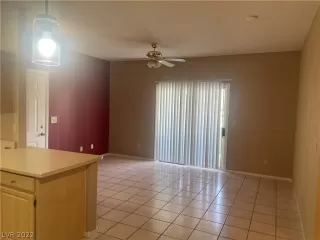 Photo #3: 2435607 Listing