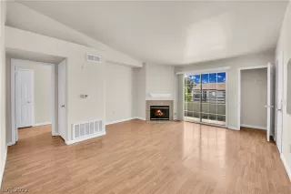 Photo #2: 2435669 Listing