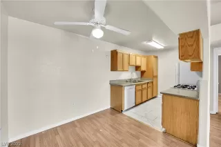 Photo #6: 2435669 Listing