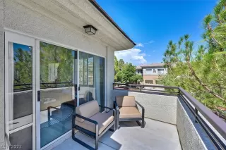 Photo #5: 2435691 Listing 