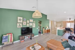 Photo #6: 2435691 Listing 