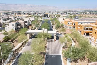 Photo #1: 2435712 Listing