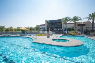 Photo #3: 2435712 Listing