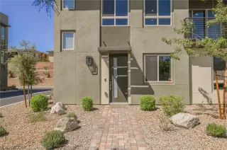 Photo #6: 2435712 Listing