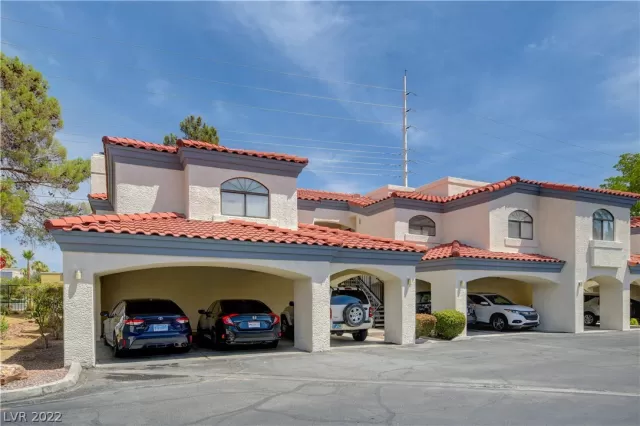 MLS: 2435713 Condo For Sale