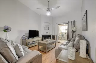 Photo #3: 2435713 Listing