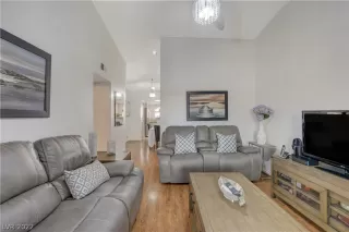 Photo #6: 2435713 Listing