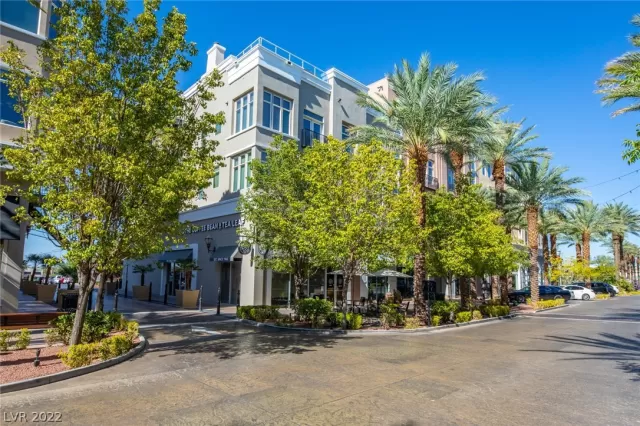 MLS: 2435721 Condo For Sale