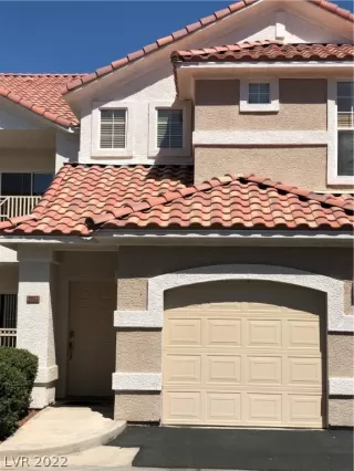 Photo #3: 2435759 Listing