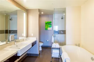 Photo #5: 2435781 Listing