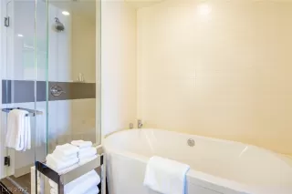 Photo #6: 2435781 Listing