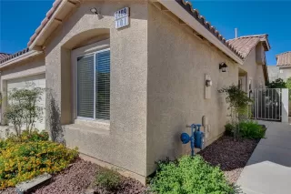 Photo #3: 2435853 Listing 