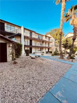 Photo #1: 2435862 Listing