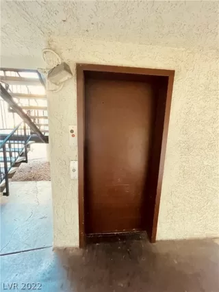 Photo #2: 2435862 Listing