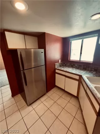 Photo #5: 2435862 Listing