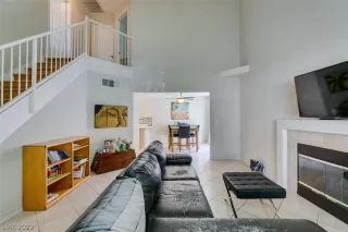 Photo #2: 2435872 Listing