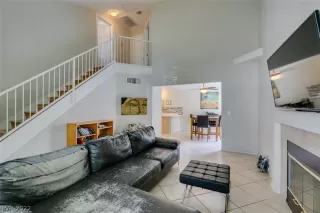 Photo #3: 2435872 Listing