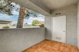 Photo #5: 2435876 Listing