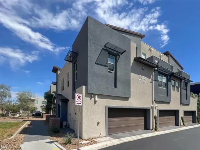 MLS: 2435882 Condo For Sale