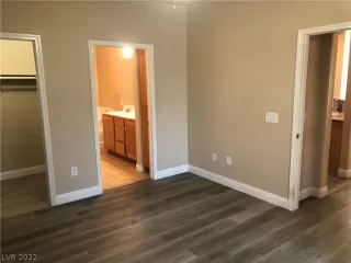 Photo #6: 2435940 Listing 