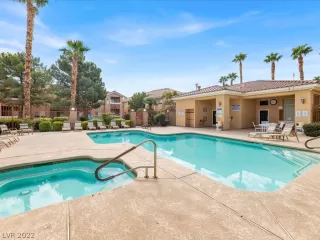 Photo #4: 2435962 Listing 