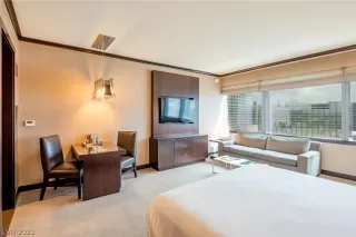 Photo #5: 2435963 Listing