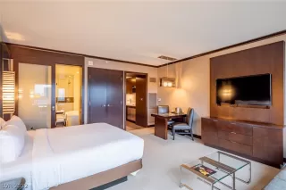 Photo #4: 2436002 Listing