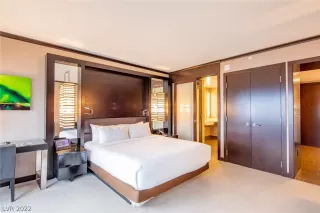 Photo #5: 2436002 Listing