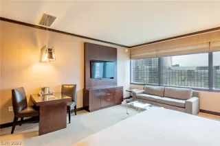 Photo #6: 2436002 Listing