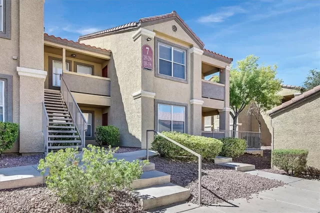 MLS: 2436013 Condo For Sale