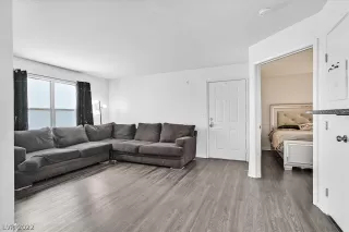 Photo #2: 2436013 Listing