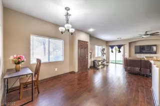 Photo #4: 2436014 Listing