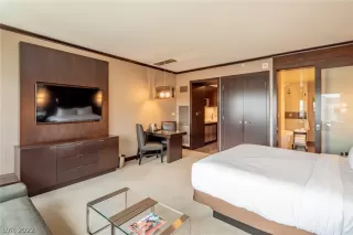 Photo #4: 2436016 Listing