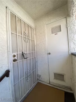 Photo #2: 2436047 Listing 