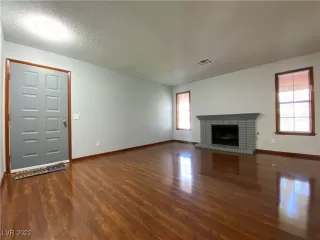 Photo #4: 2436047 Listing 