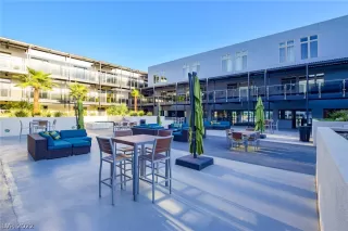 Photo #2: 2436075 Listing