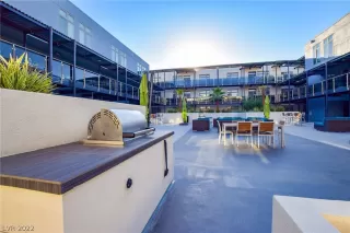 Photo #4: 2436075 Listing