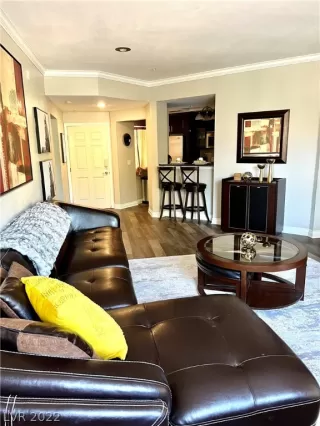 Photo #2: 2436110 Listing