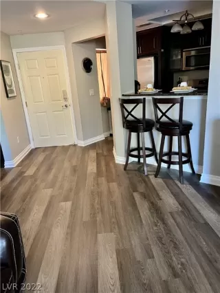 Photo #3: 2436110 Listing