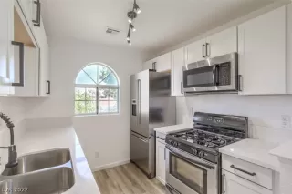 Photo #3: 2436153 Listing