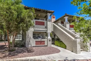 Photo #5: 2436153 Listing