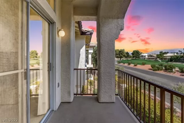 MLS: 2436178 Condo For Sale