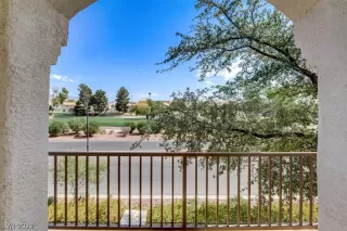 Photo #3: 2436178 Listing